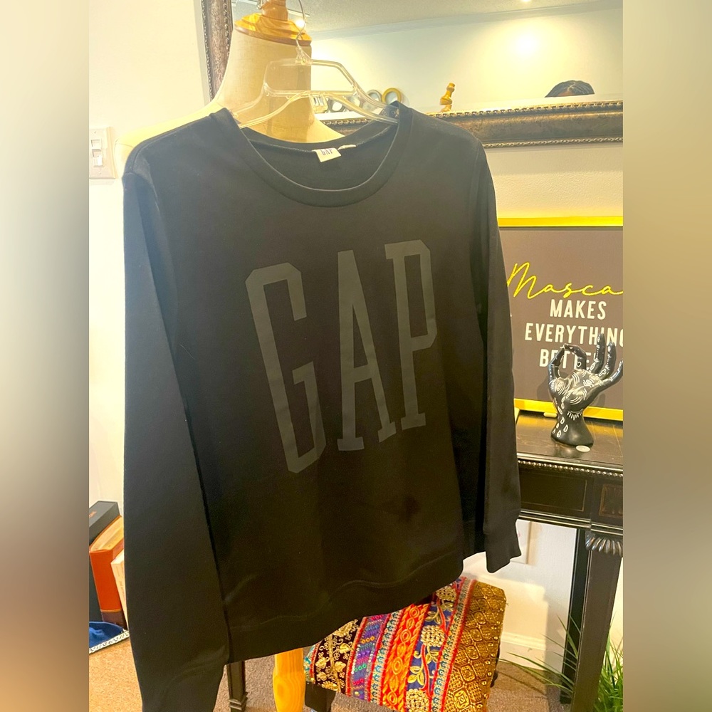 Gap Black on Black Crew sweatshirt